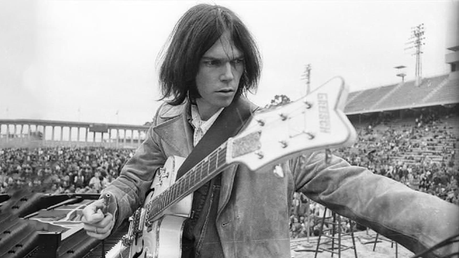 Neil Young & Crazy Horse - My My, Hey Hey (Out Of The Blue)