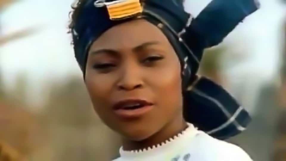 Yvonne Chaka Chaka - Umqombothi - Hotel Rwanda