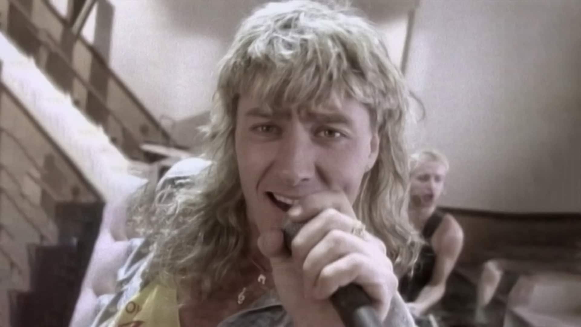 Def Leppard - Pour Some Sugar On Me