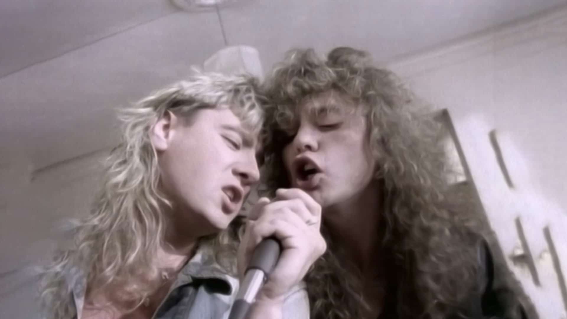 Def Leppard - Pour Some Sugar On Me