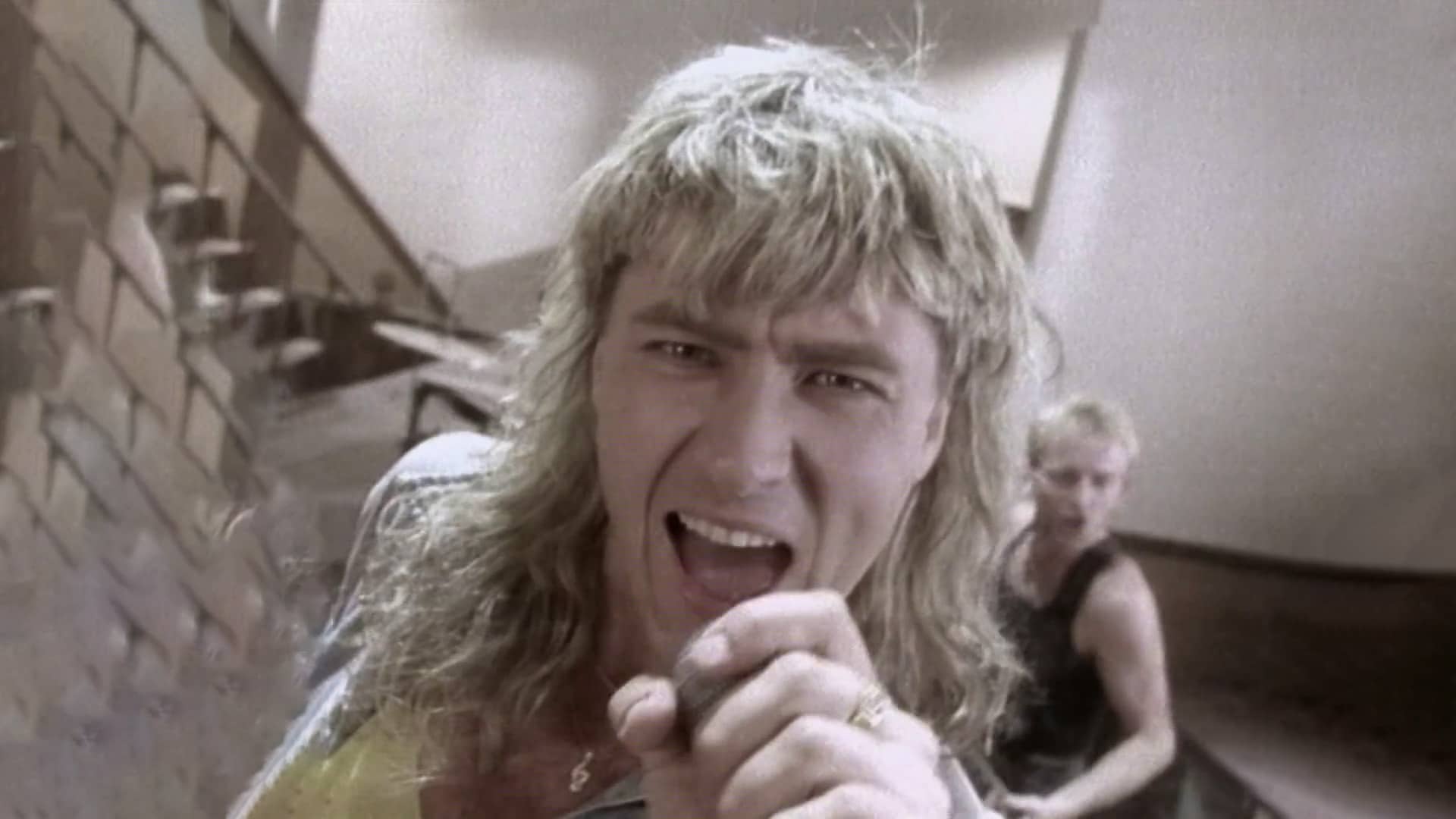 Def Leppard - Pour Some Sugar On Me