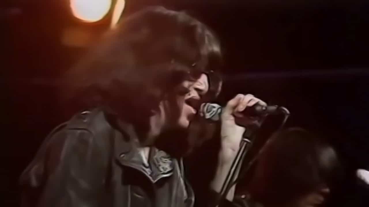 Ramones - Sheena Is A Punk Rocker