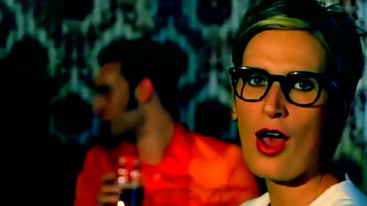 Chumbawamba - Tubthumping Chumbawamba - Tubthumping