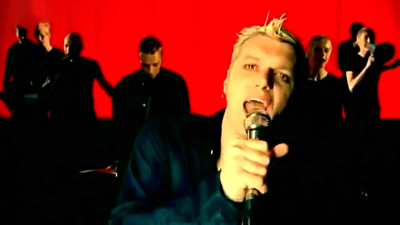 Chumbawamba - Tubthumping