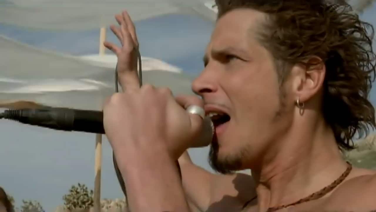 Audioslave - Show Me How To Live - Chris Cornell