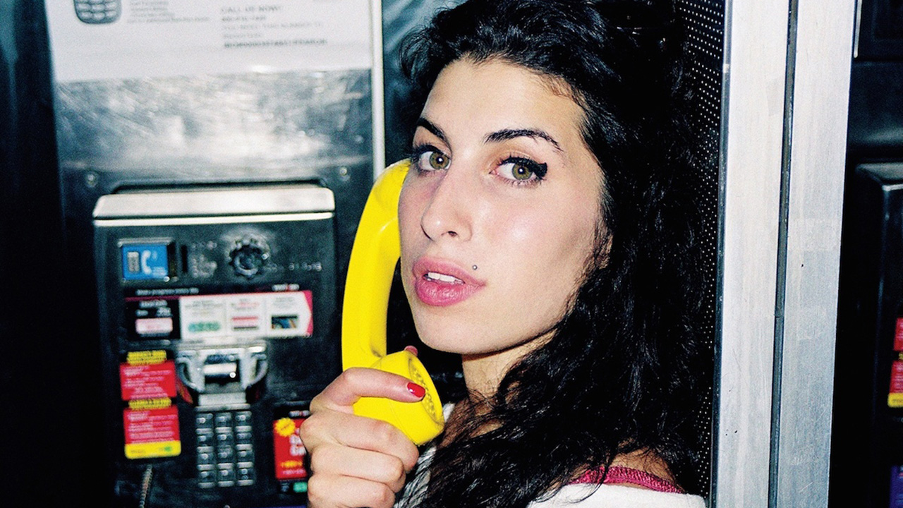 Amy Winehouse - Help Yourself