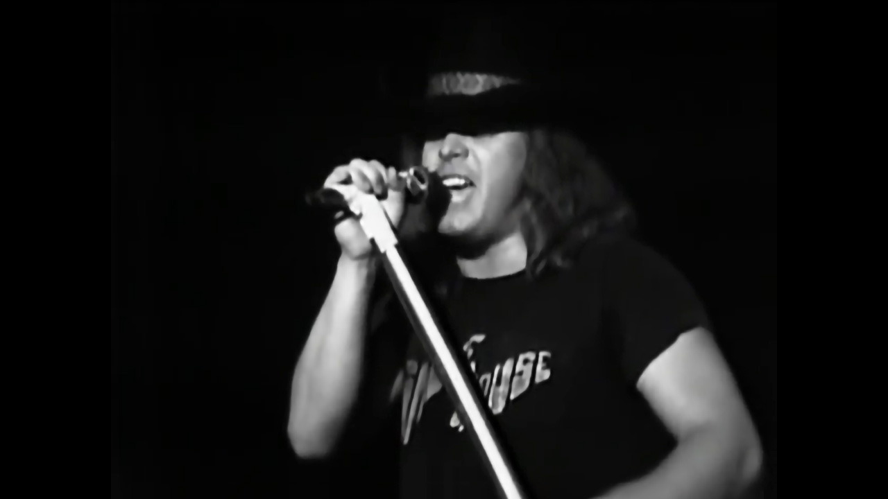 Lynyrd Skynyrd - Gimme Back My Bullets