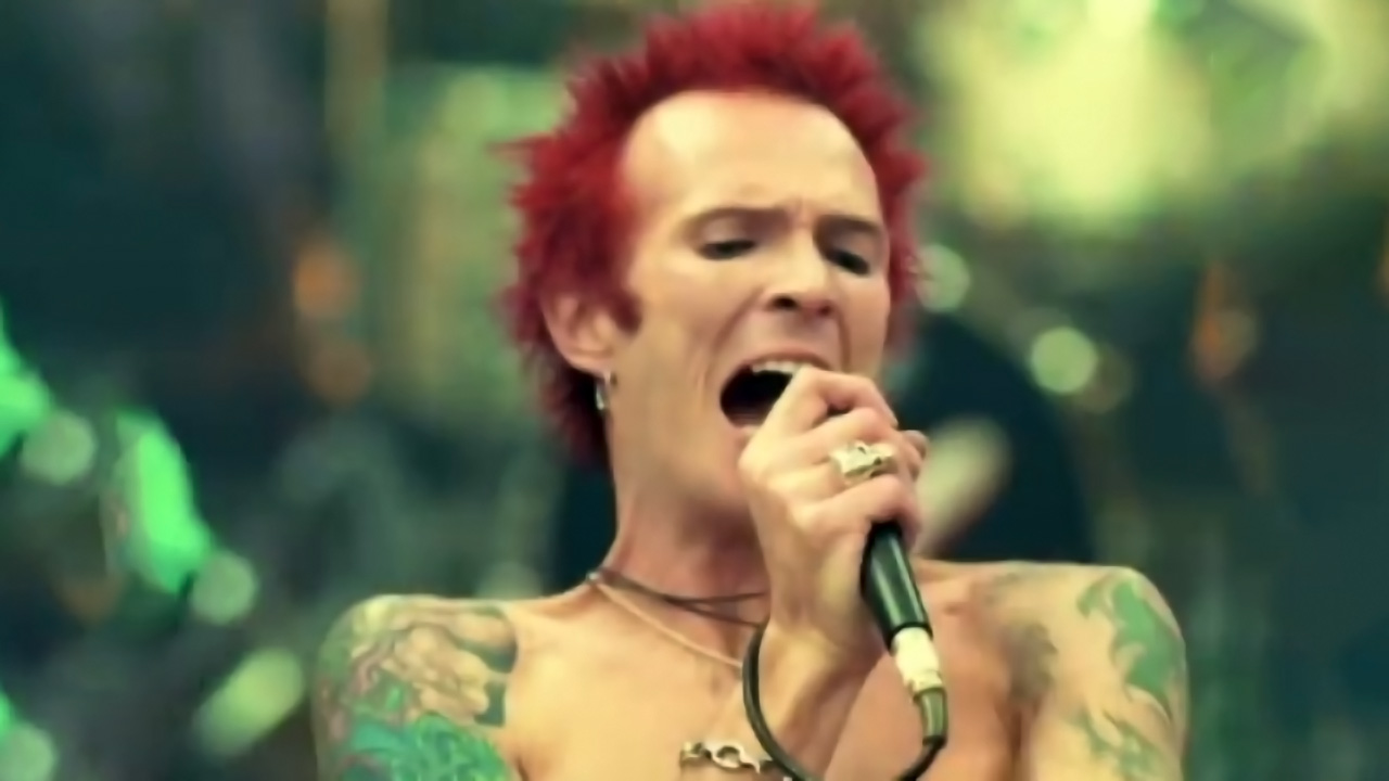 Velvet Revolver - Dirty Little Thing